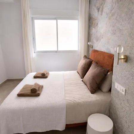 Sunny Waves Apt. 3br, 2baths, Ac & Heated Pool