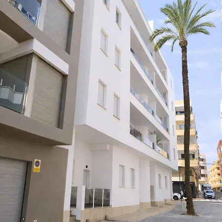 Sunny Waves Apt. 3br, 2baths, Ac & Heated Pool * Torrevieja
