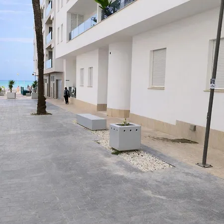 Sunny Waves Apt. 3br, 2baths, Ac & Heated Pool Lejlighed
